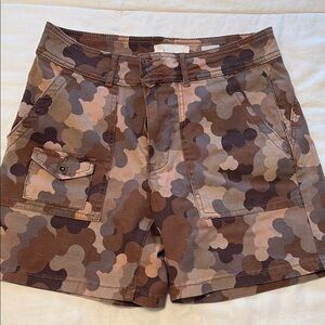 Women's Anthropologie size 27 Camouflage Cargo Shorts